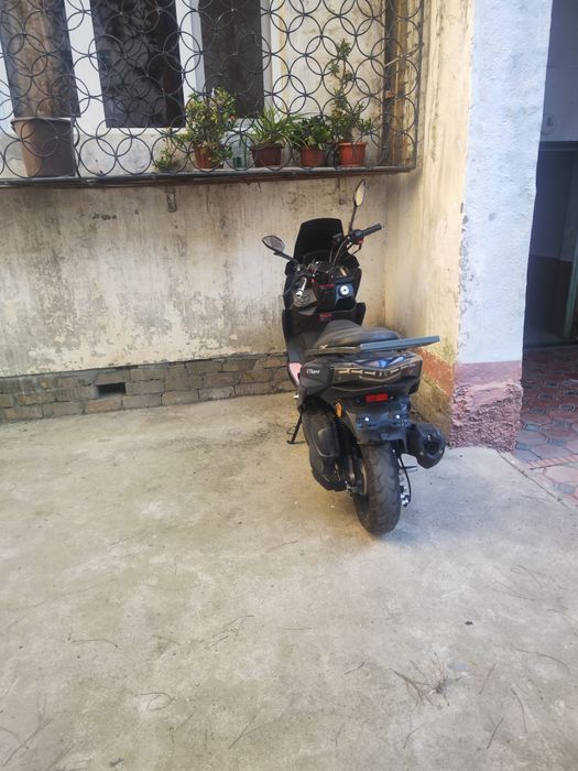 Skuter GST tiger sotiladi srochni