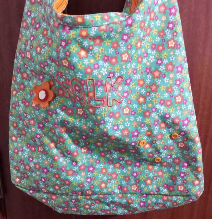 Дамски чанти 2 бр тип торба, 1 бр.ретро чанта.