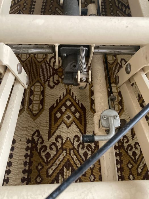 Болнично легло с механично регулиране