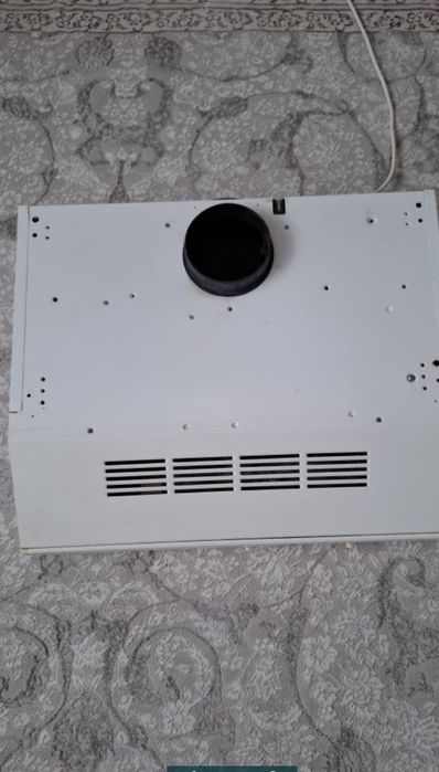 Продам кухонную вытяжку BOSCH.