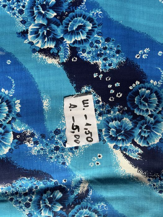 Платове парчета вълнени, памучни, коприна и дамаска