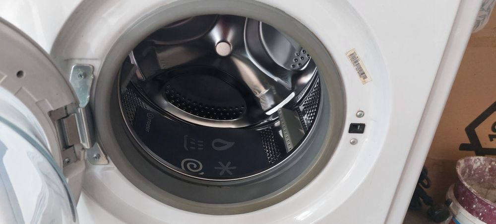 Стиральная машина аристон, индезит.