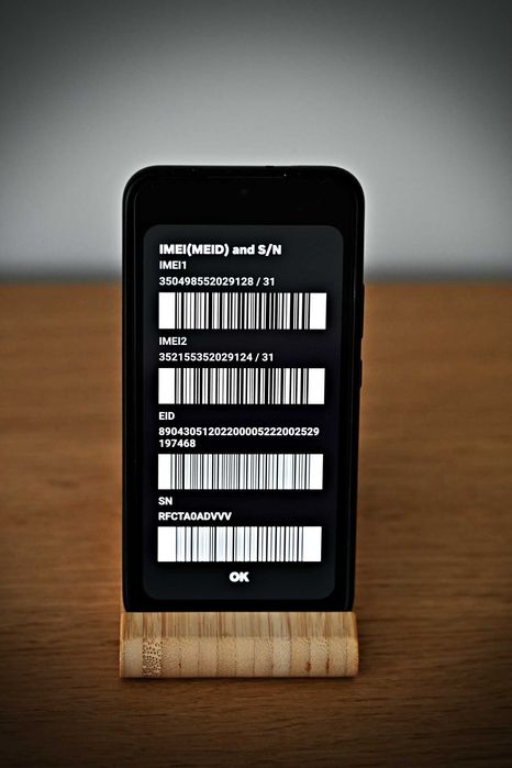 Комплект SAMSUNG S22+ със слушалки - в неразличимо от ново състояние