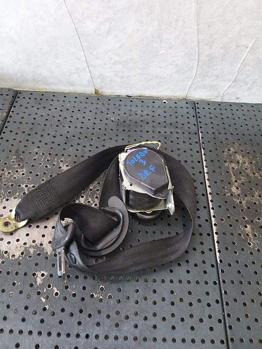 Centura siguranta dreapta fata seat toledo 3 5p0857706b
