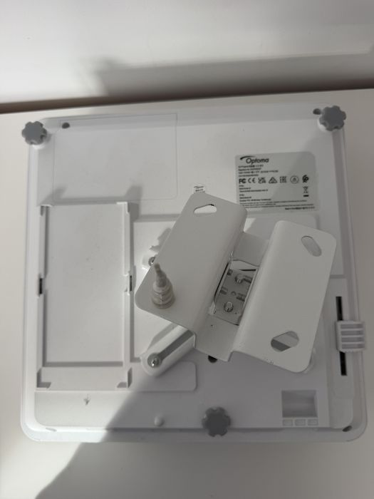 Proiector laser Optoma GT3500HDR Ultra Short Throw + suport Kauber UP-12, sub 200 ore