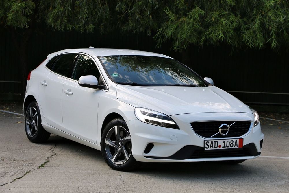 Volvo V40 R-Design/2018/Automata/150CP/Germania/Carte service