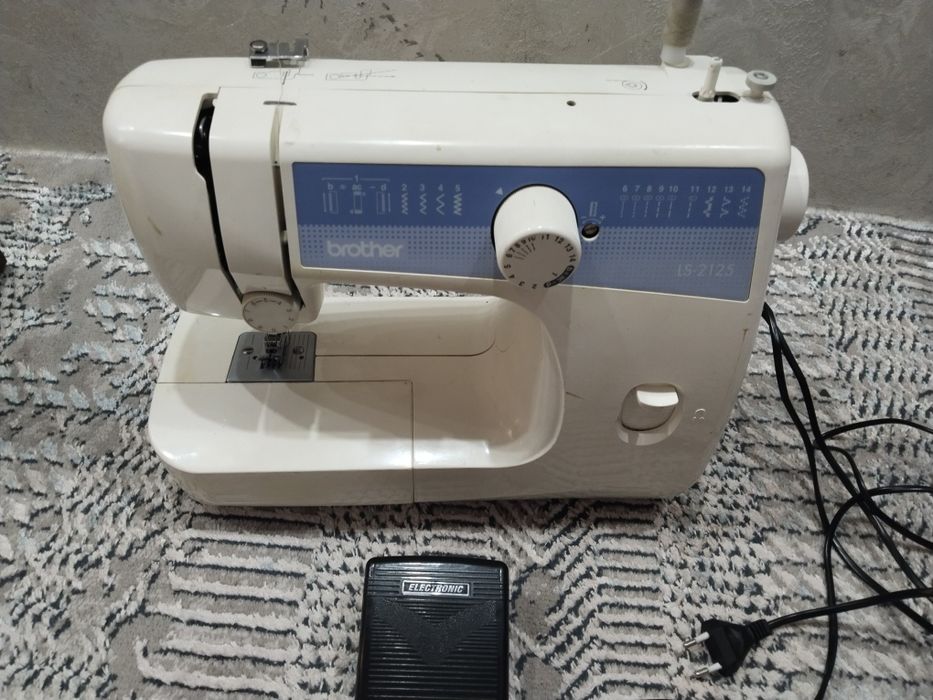 Швейная машина 2шт