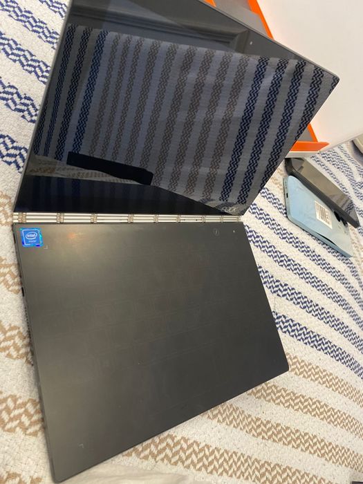 Lenovo YOGO Book