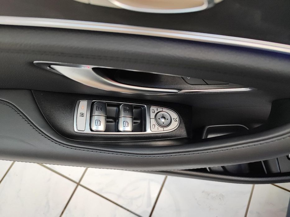 Mercedes-Benz E400 AMG-Line  4Matic Manufaktur