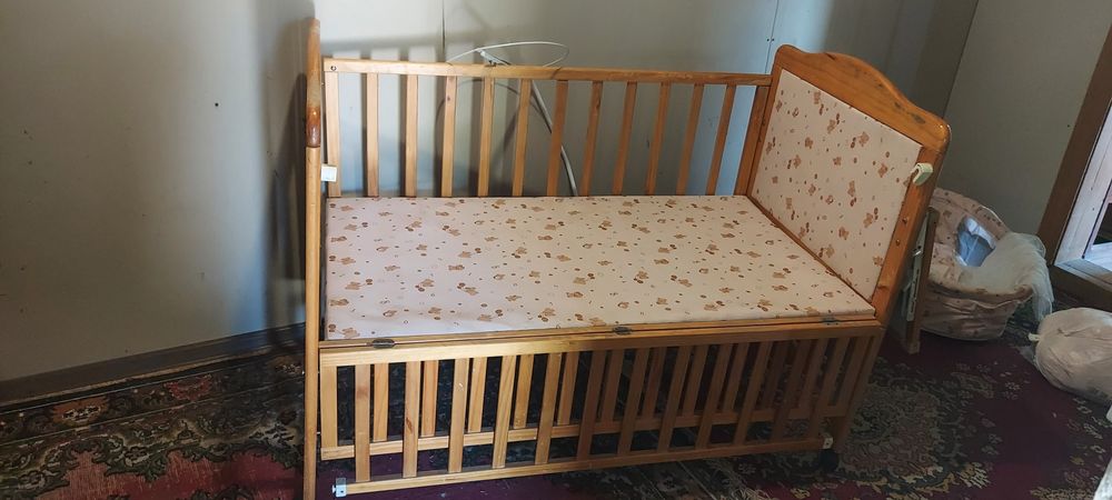 Детская кроватка