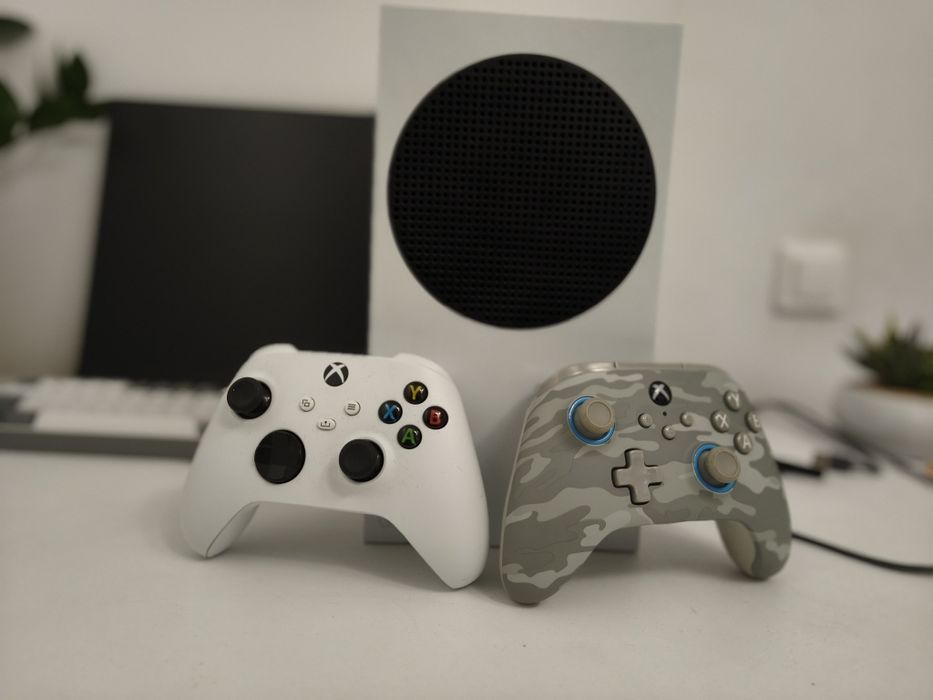 Xbox series S , 512gb cu doua controllere