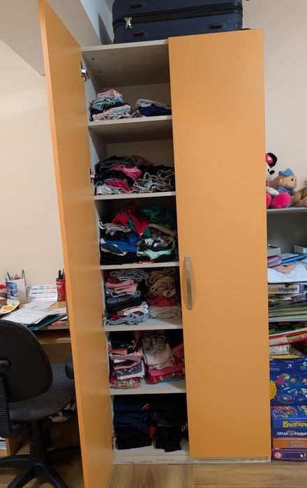 Гардероби 2 бр и скрин 1 бр.   300 евро