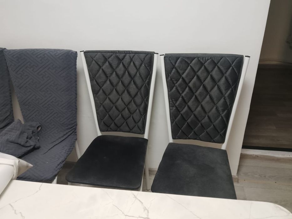 Продам стол  со стульями