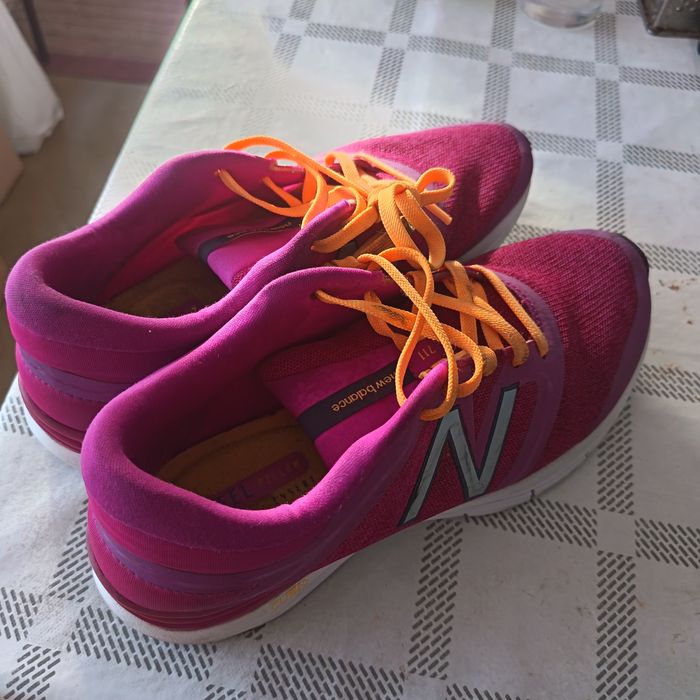 Adidasi New Balance dama , originali , NR40 , stare buna