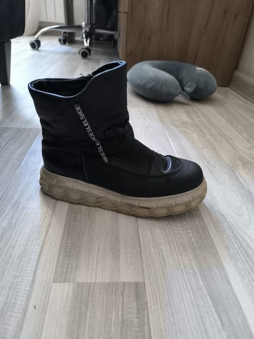 Продам зимние сапоги на девочку