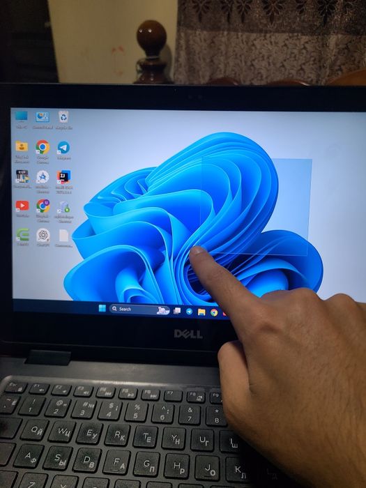 Ntebook sotiladi Dell latitude 3390 i5 8250u  8/256