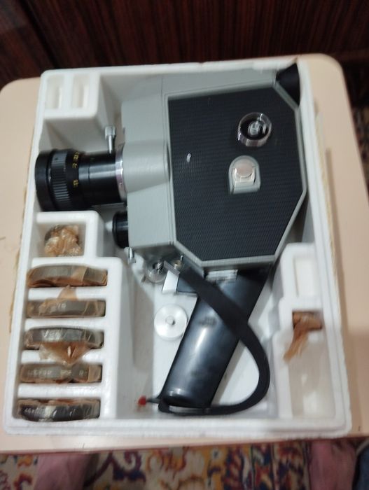 Ретро кинокамера