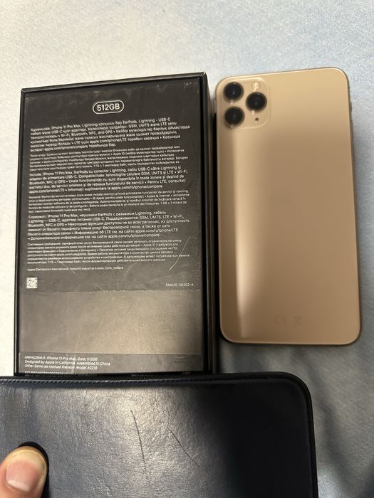 Vand iPhone 11 pro max 512 GOLD