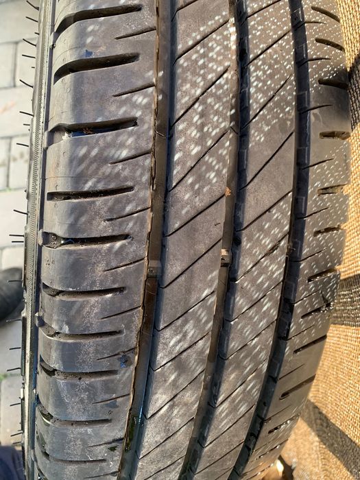 Anvelopă Michelin 195/75 R16C dot August 2024 cu jantă.