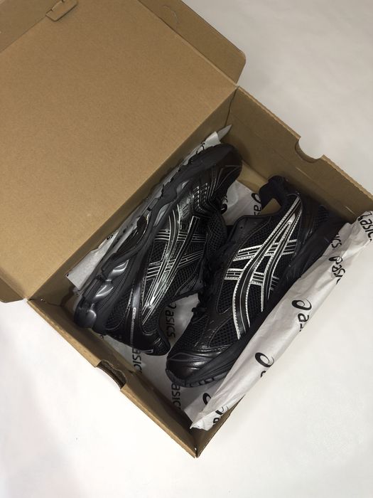 Asics Gell Kayano 42 size