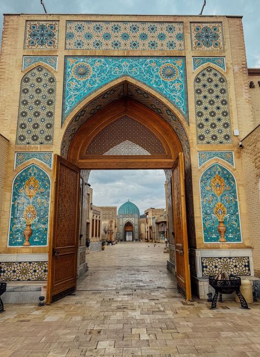 Гид Гульнора по Самарканду и Шахрисабз на машине Киа Сонет