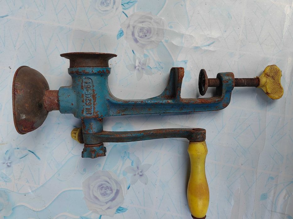 Vand Rasnita manuala vintage pentru tocat