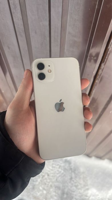 Продам iPhone 12