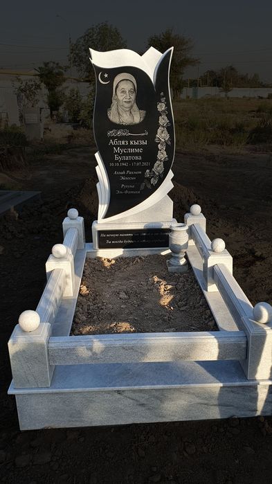 Памятники Qabrtosh Marmardan va granitdan