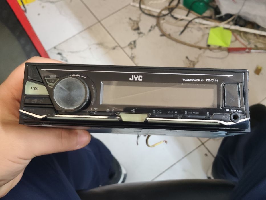 Продаю магнитолу JVC