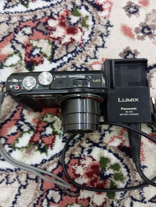 Цифровой фотоаппарат сотилади