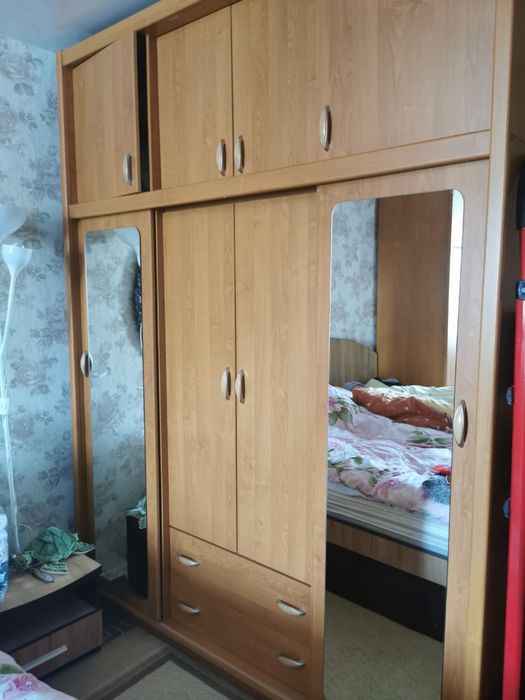 Продам 2 шифоньера