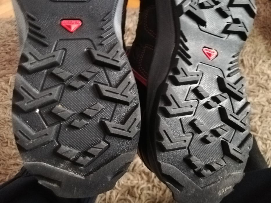 Оригинални туристически Salomon Gore-tex номер 40