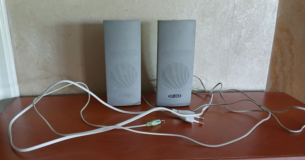 Тонколони за компютър и музикални аудио  техника.