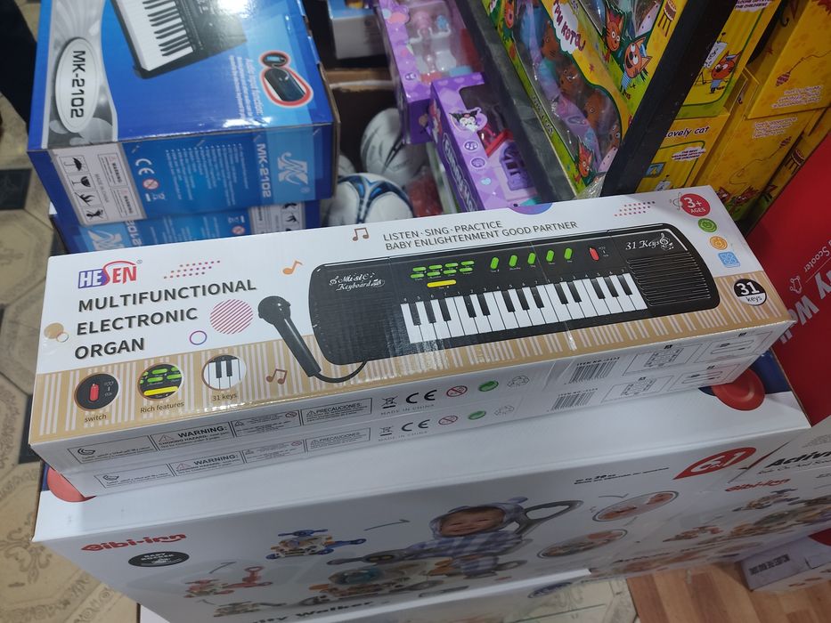 Детский музыкальный синтезатор , пианино с микрофоном  + караоке