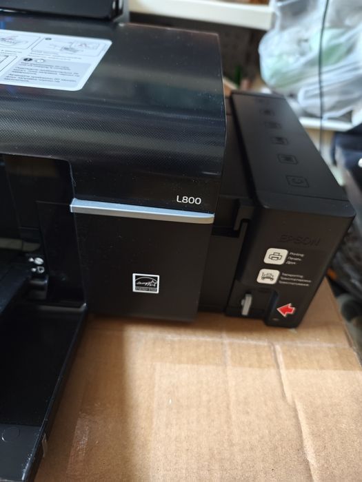 Новый принтер L800 новый