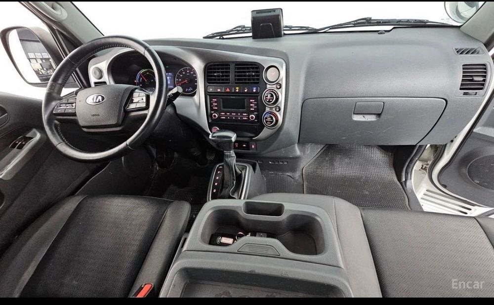 Kia  bongo  3 ev sotiladi