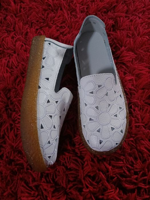 Vând Încălțăminte