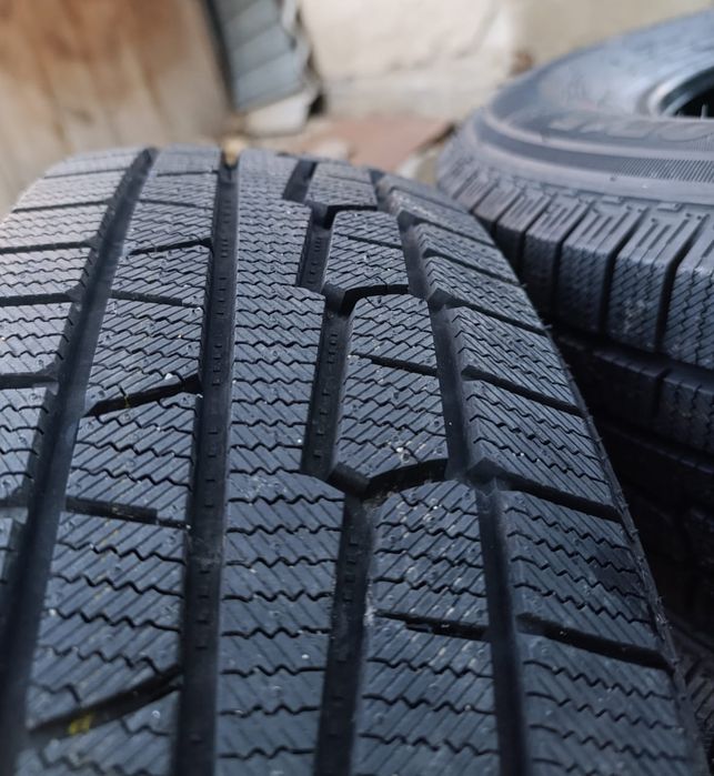 Продаётся резина 205/70 R15