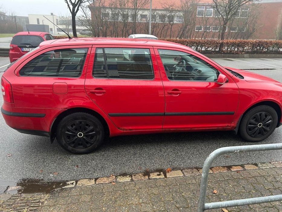 Dezmembrez Skoda octavia 2 bkc, Skoda Superb 1 și skoda fabia 1,2