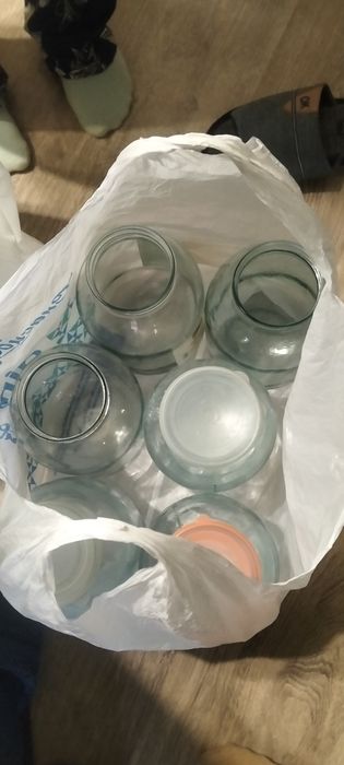 Отдам даром банки