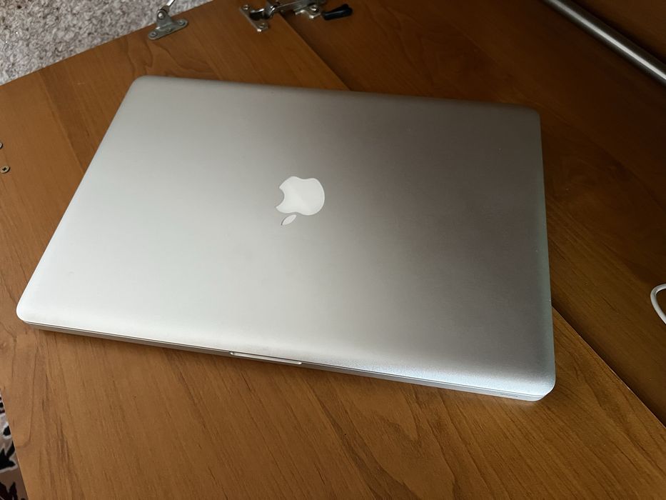 Macbook Pro 15 - inch Early 2011 - за части