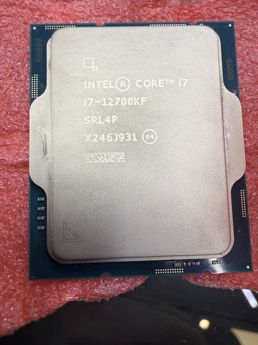 I7 12700kf rx 9060xt 8 gb i 16 gb