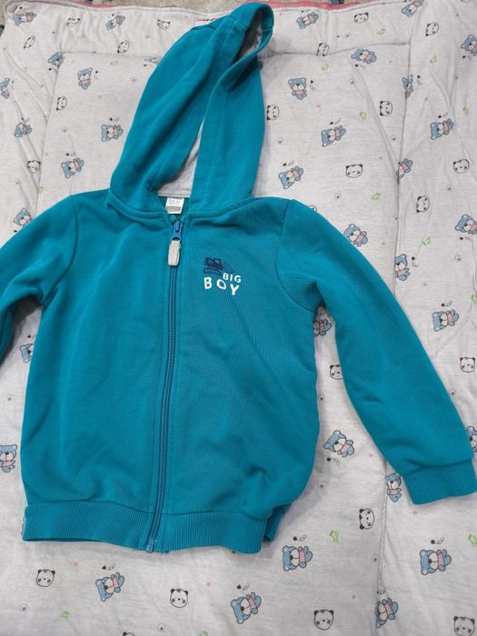 Ветровка в идеальном состоянии.