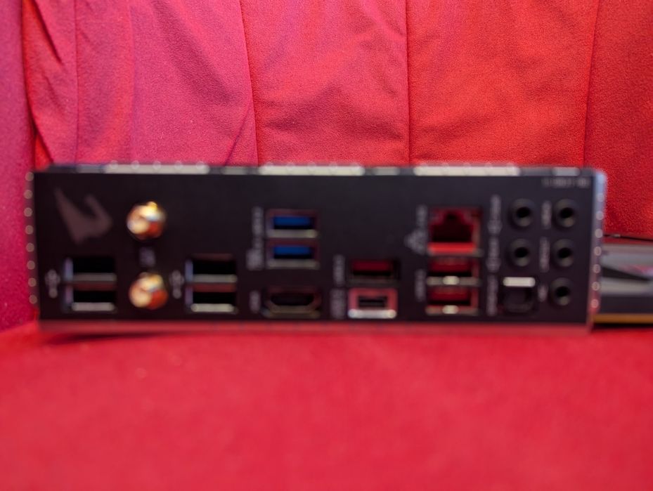 НОВО дънo Gigabyte Z490 AORUS WIFI/LGA1200 за Intel Core 10-то и 11-то