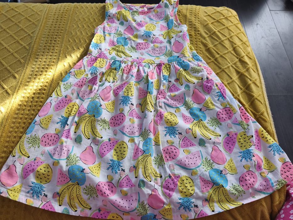 Rochii marimea 110-116 lc wakiki