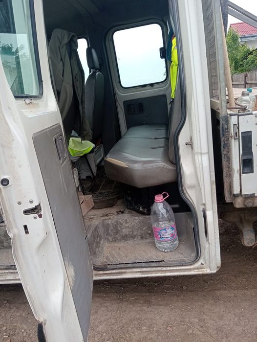 VW Crafter auto utilitara cu bena in spate 2009, 5 locuri, buna funct.