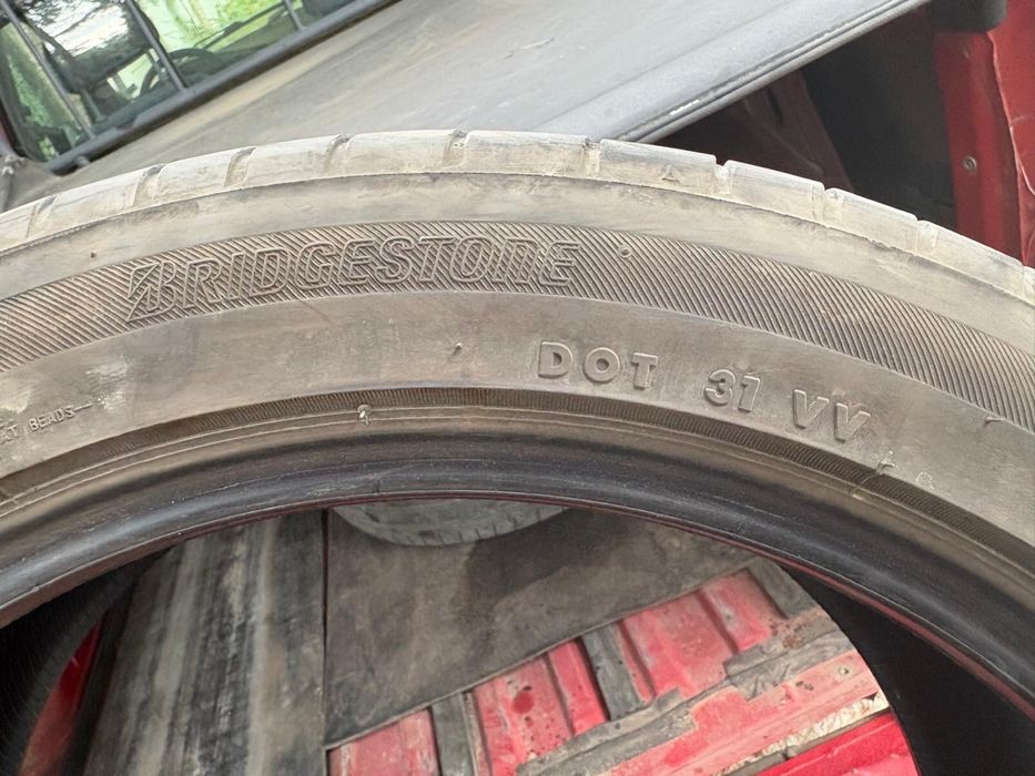 Гуми bridgestone 235/45/18