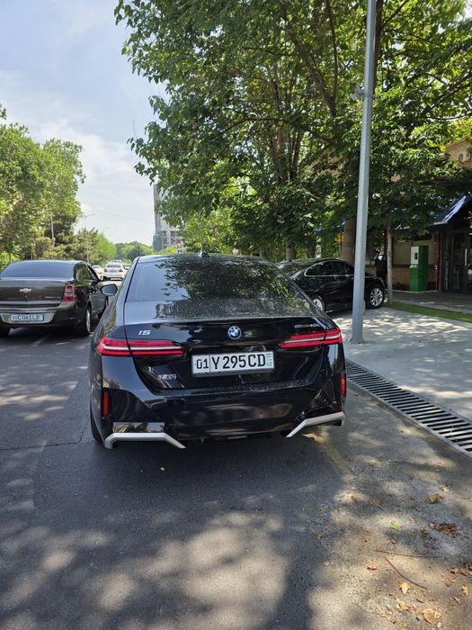 Bmw I5 40 L  dop nasiya ham bor