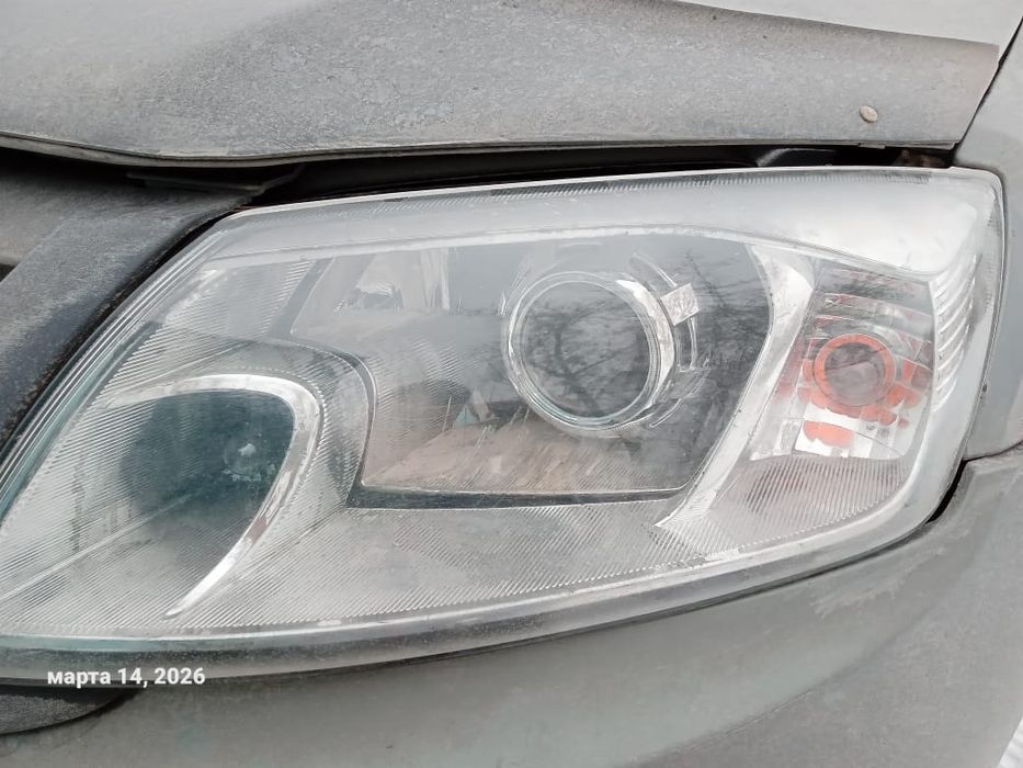 Фары на Lada Granta