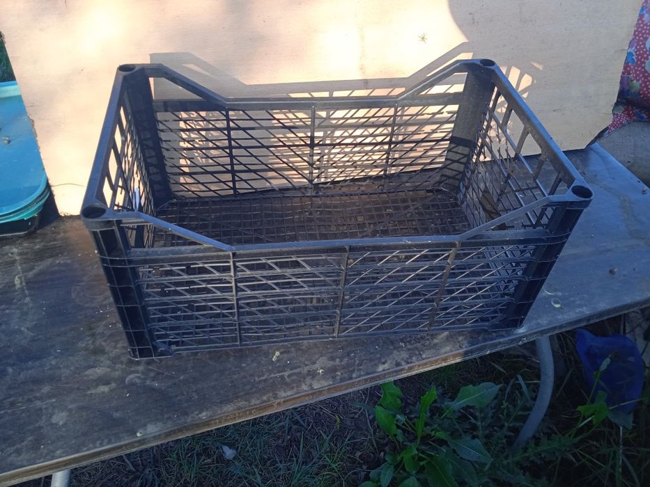 Lădițe plastic  diferite mărimi